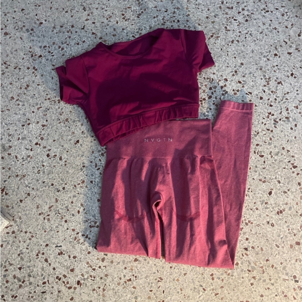 NVGTN athletic sports bra and legging set small women